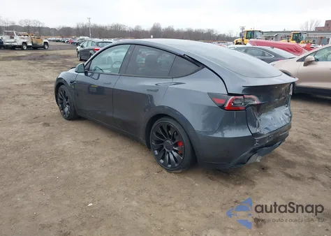 2023 Tesla Model Y Performance Dual Motor All-Wheel Drive z USA, uszkodzony, nr VIN 7SAYGDEF4PF841398